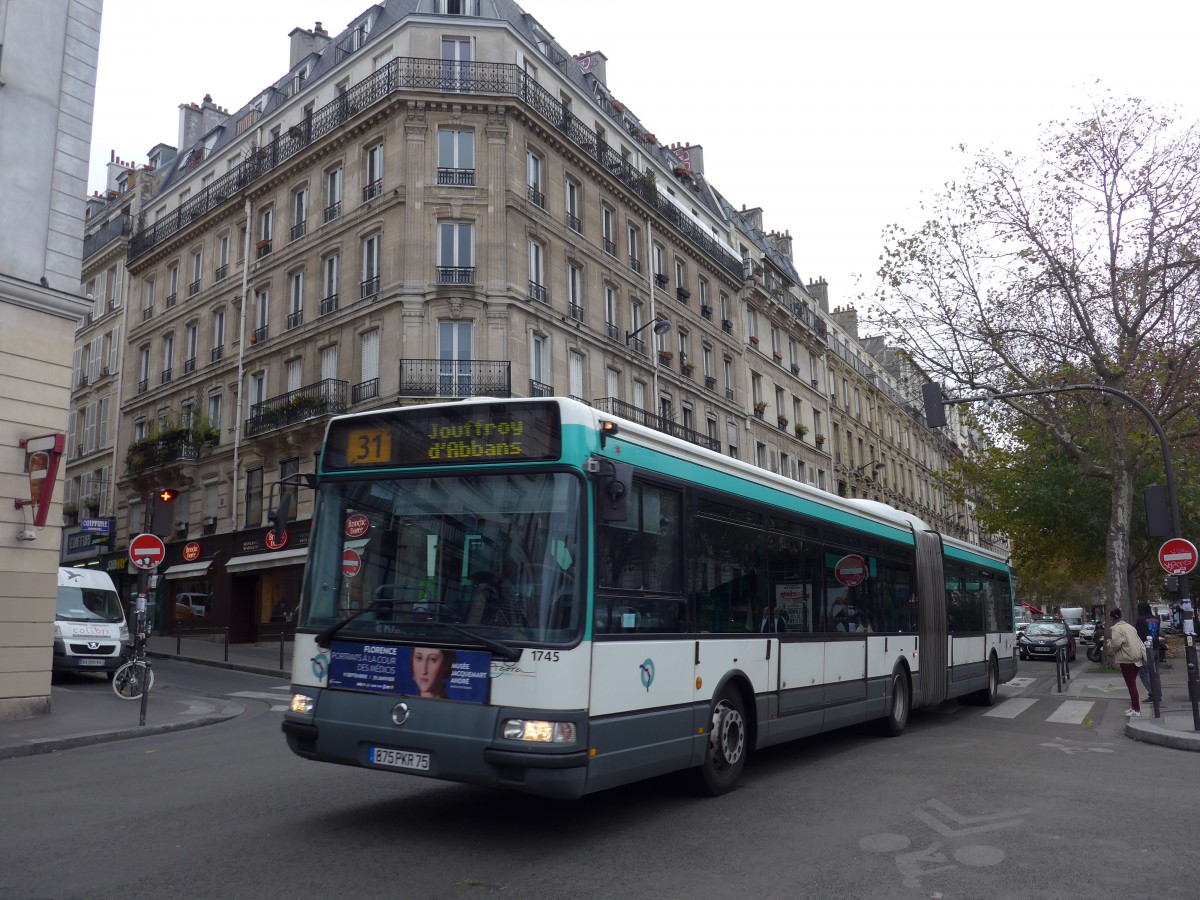 (167'112) - RATP Paris - Nr. 1745/875 PKR 75 - Irisbus am 17. November 2015 in Paris, Pigalle