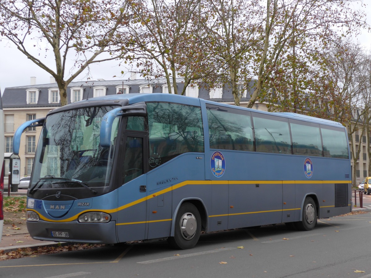 (167'208) - Aus Portugal: ??? - 85-PF-36 - MAN/Irizar am 17. November 2015 in Versailles, Gare Rive Gauche