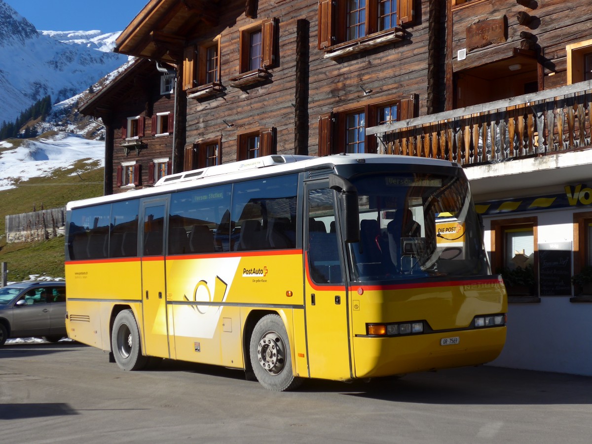 (167'645) - Buchli, Versam - GR 7569 - Neoplan (ex GR 2053) am 5. Dezember 2015 in Tenna, Post