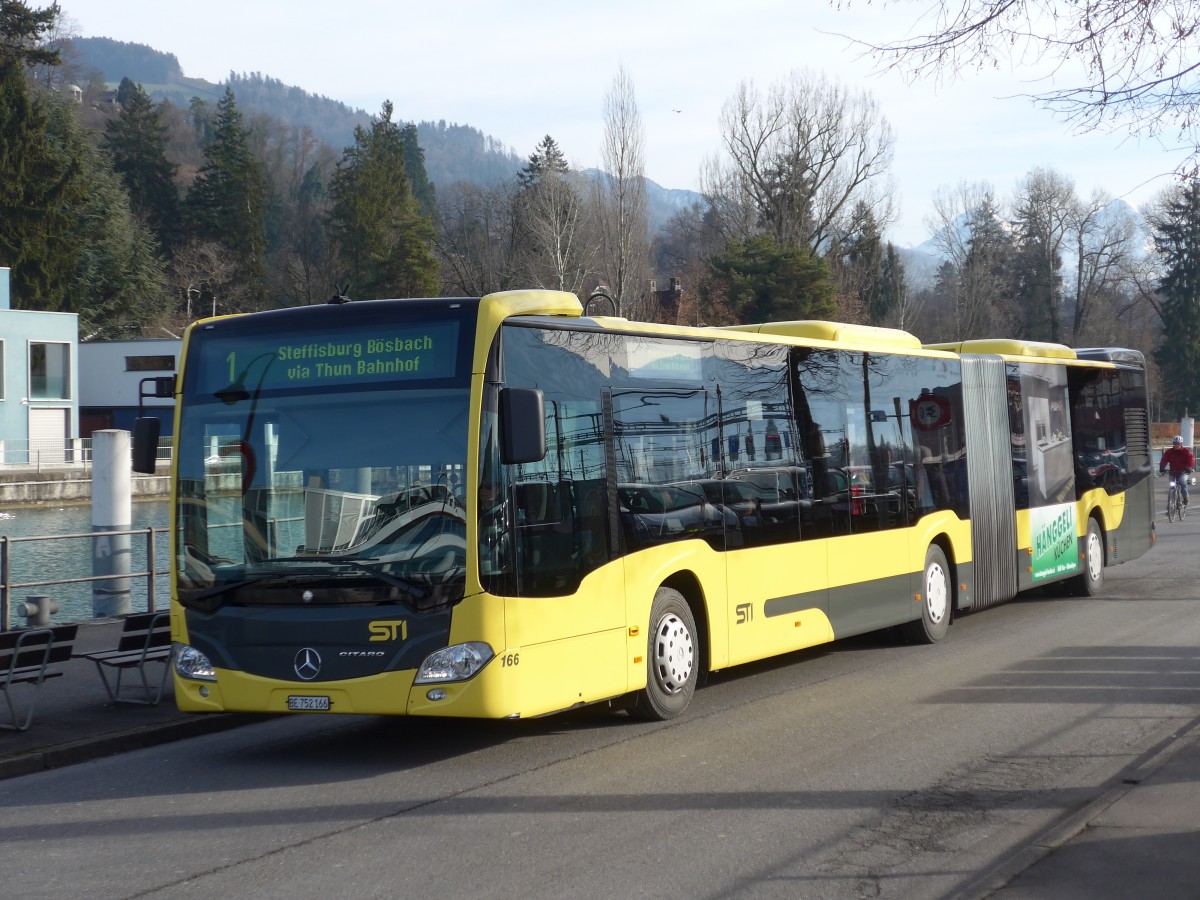 (167'729) - STI Thun - Nr. 166/BE 752'166 - Mercedes am 11. Dezember 2015 bei der Schifflndte Thun