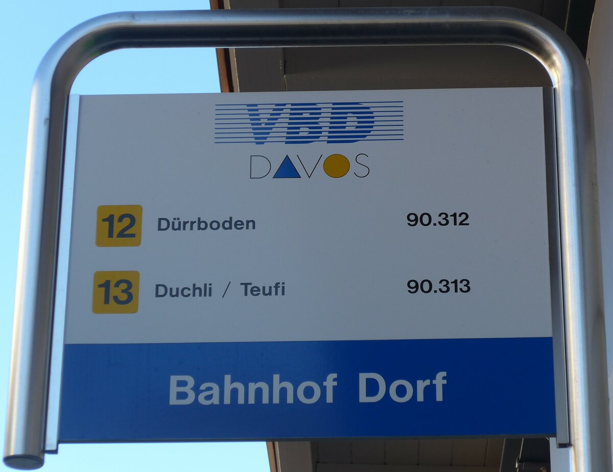 (167'779) - VBD-Haltestellenschild - Davos, Bahnhof Dorf - am 19. Dezember 2015