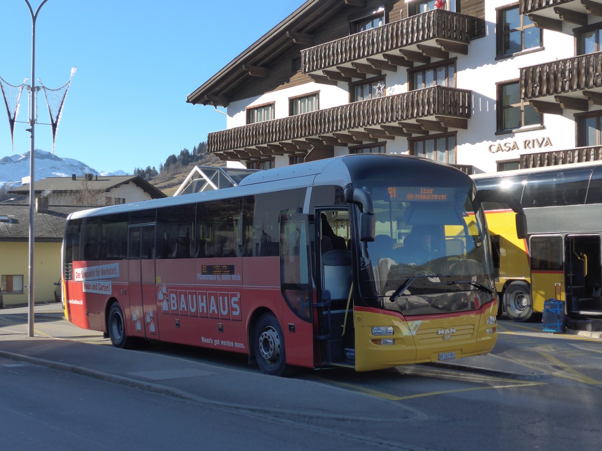 (167'985) - PostAuto Graubnden - GR 162'981 - MAN am 26. Dezember 2015 in Laax, Post