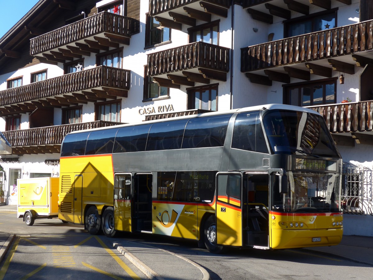 (167'987) - PostAuto Graubnden - GR 162'999 - Neoplan am 26. Dezember 2015 in Laax, Post