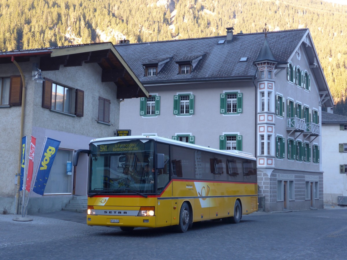 (168'059) - PostAuto Graubnden - GR 102'312 - Setra am 29. Dezember 2015 in Andeer, Post