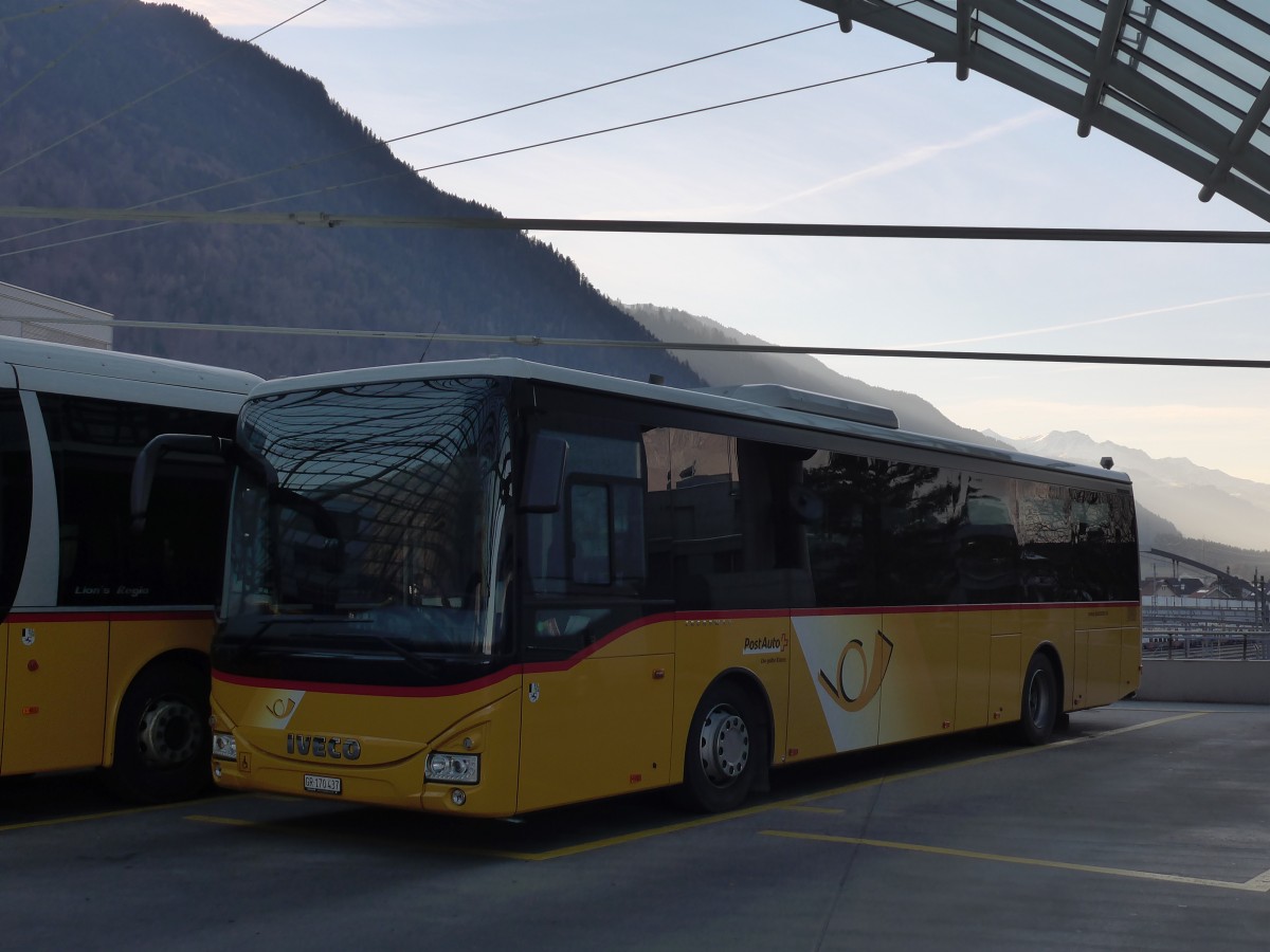 (168'090) - PostAuto Graubnden - GR 170'437 - Iveco am 29. Dezember 2015 in Chur, Postautostation