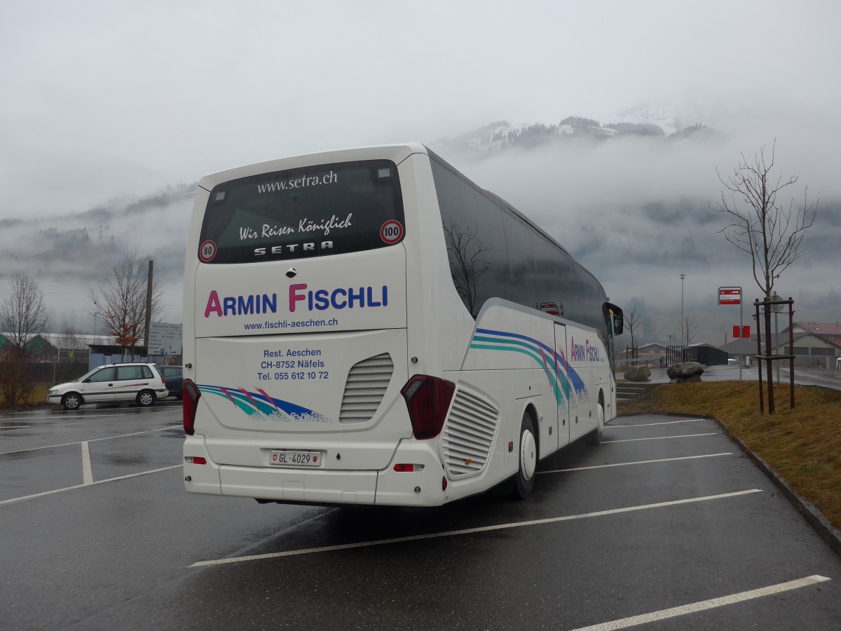 (168'331) - Fischli, Nfels - GL 4029 - Setra am 9. Januar 2016 in Frutigen, Sportzentrum