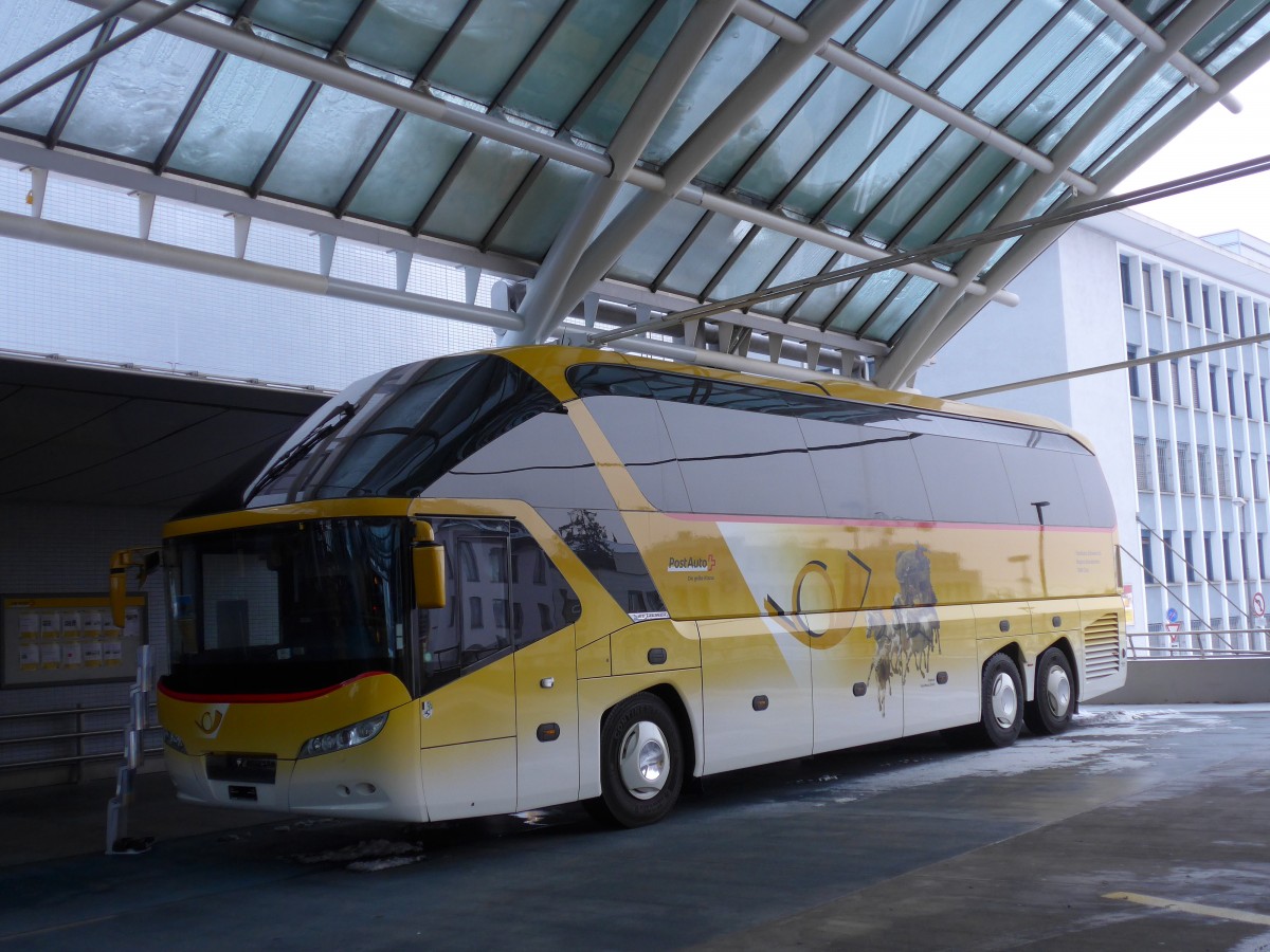 (168'491) - PostAuto Graubnden - Neoplan am 23. Januar 2016 in Chur, Postautostation