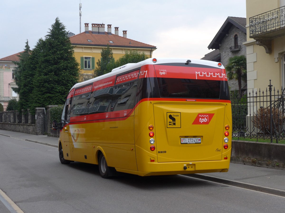 (168'659) - AutoPostale Ticino - TI 272'433 - Iveco/Rosero am 6. Februar 2016 in Bellinzona, Fermata provvisoria