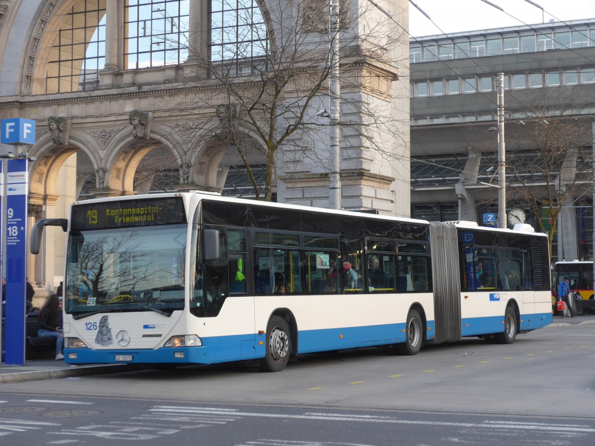 (168'689) - VBL Luzern - Nr. 126/LU 15'073 - Mercedes am 6. Februar 2016 beim Bahnhof Luzern