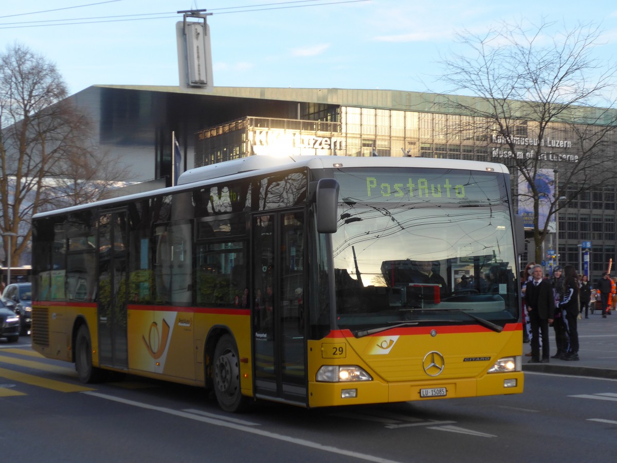 (168'690) - Bucheli, Kriens - Nr. 29/LU 15'085 - Mercedes am 6. Februar 2016 beim Bahnhof Luzern