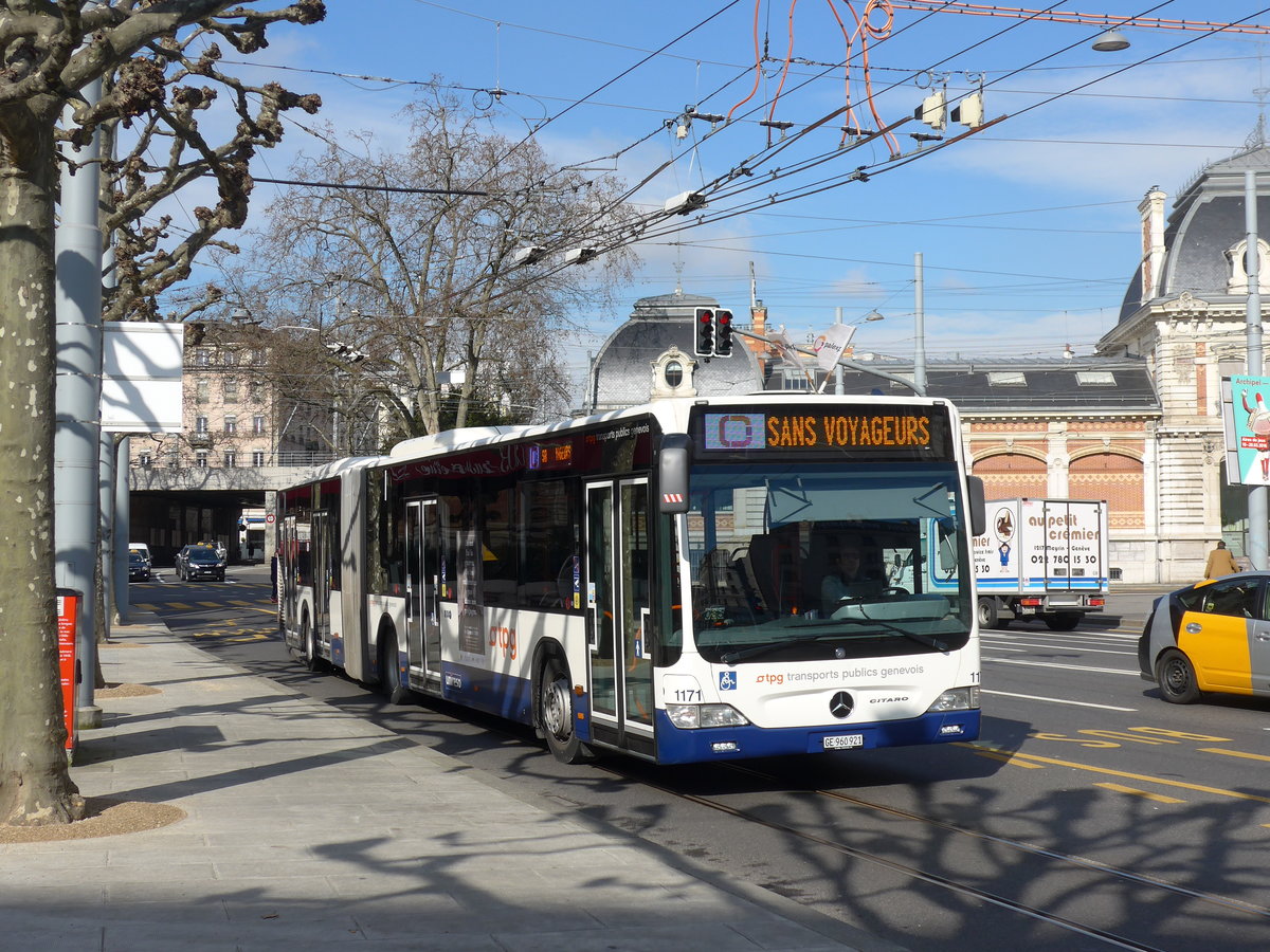 (169'103) - TPG Genve - Nr. 1171/GE 960'921 - Mercedes am 7. Mrz 2016 in Genve, Place des Vingt-Deux-Cantons