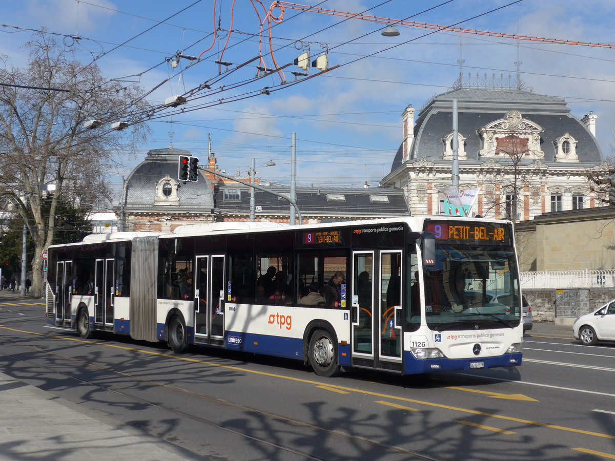 (169'114) - TPG Genve - Nr. 1126/GE 960'876 - Mercedes am 7. Mrz 2016 in Genve, Place des Vingt-Deux-Cantons