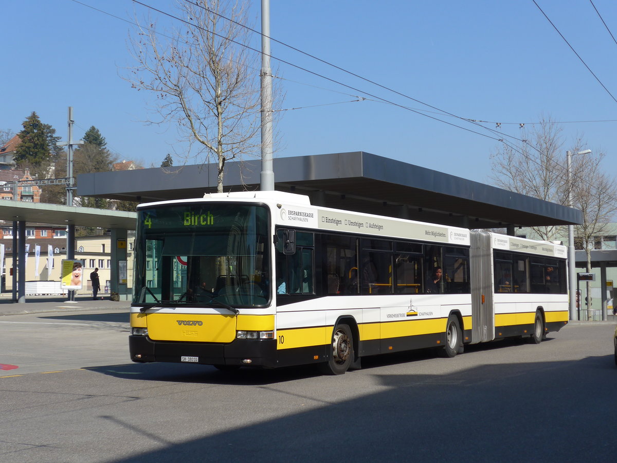 (169'273) - VBSH Schaffhausen - Nr. 10/SH 38'010 - Volvo/Hess am 19. Mrz 2016 beim Bahnhof Schaffhausen