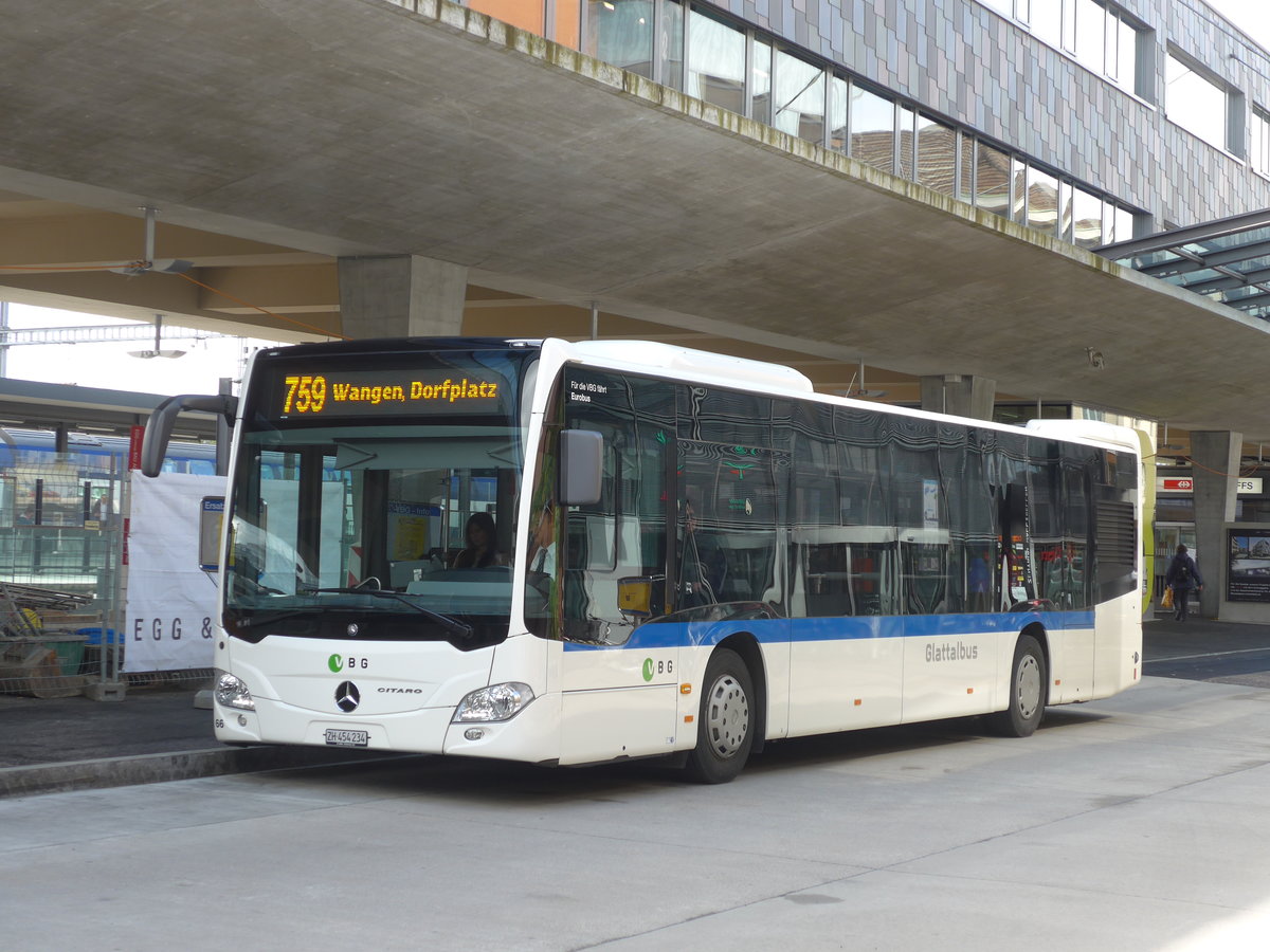 (170'010) - Welti-Furrer, Bassersdorf - Nr. 66/ZH 454'234 - Mercedes am 14. April 2016 beim Bahnhof Wallisellen