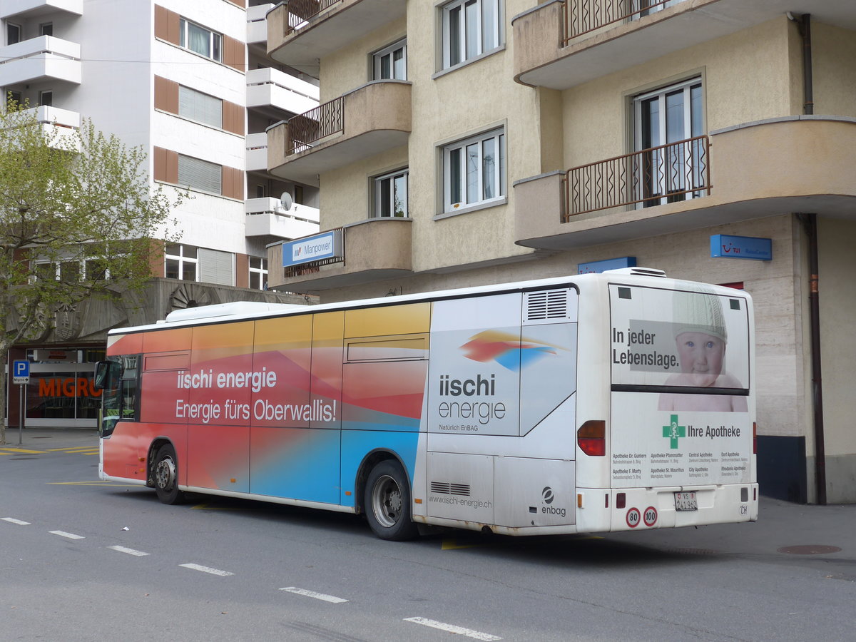 (170'233) - PostAuto Wallis - VS 241'962 - Mercedes am 24. April 2016 beim Bahnhof Brig