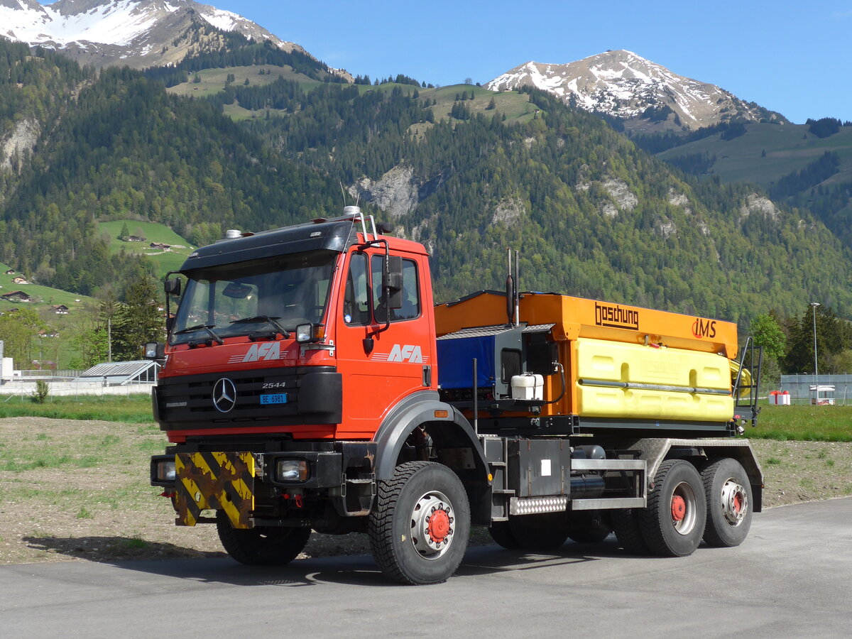 (170'411) - AFA Adelboden - BE 6981 - Mercedes am 10. Mai 2016 in Frutigen, Garage