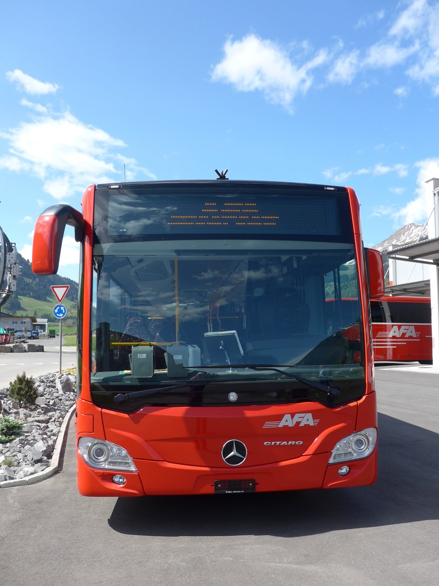 (170'419) - AFA Adelboden - Nr. 97 - Mercedes am 10. Mai 2016 in Frutigen, Garage