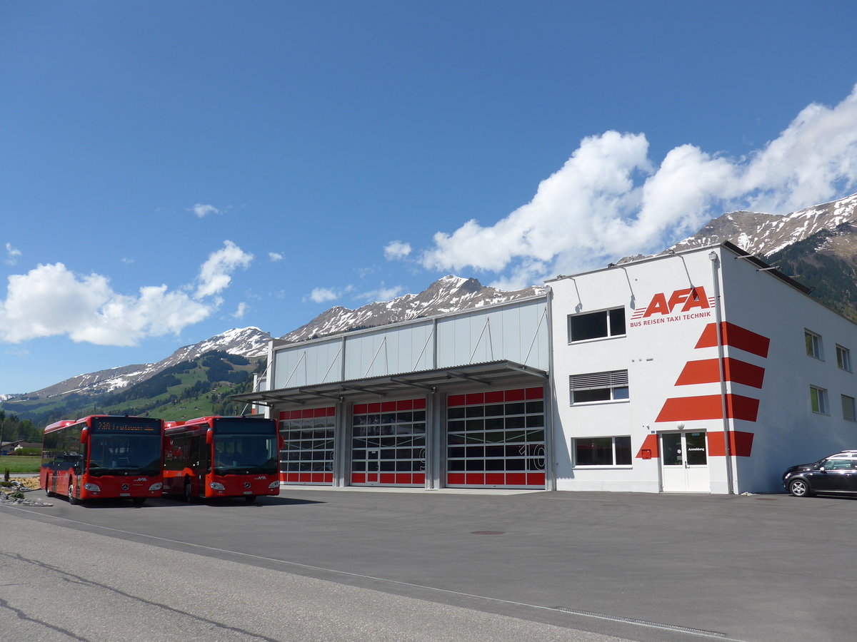 (170'456) - AFA Adelboden - Nr. 97/BE 823'927 + Nr. 96/BE 823'926 - Mercedes am 10. Mai 2016 in Frutigen, Garage