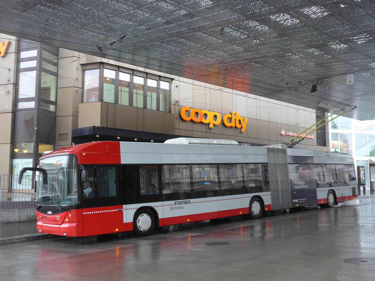 (170'509) - SW Winterthur - Nr. 111 - Hess/Hess Gelenktrolleybus am 13. Mai 2016 beim Hauptbahnhof Winterthur