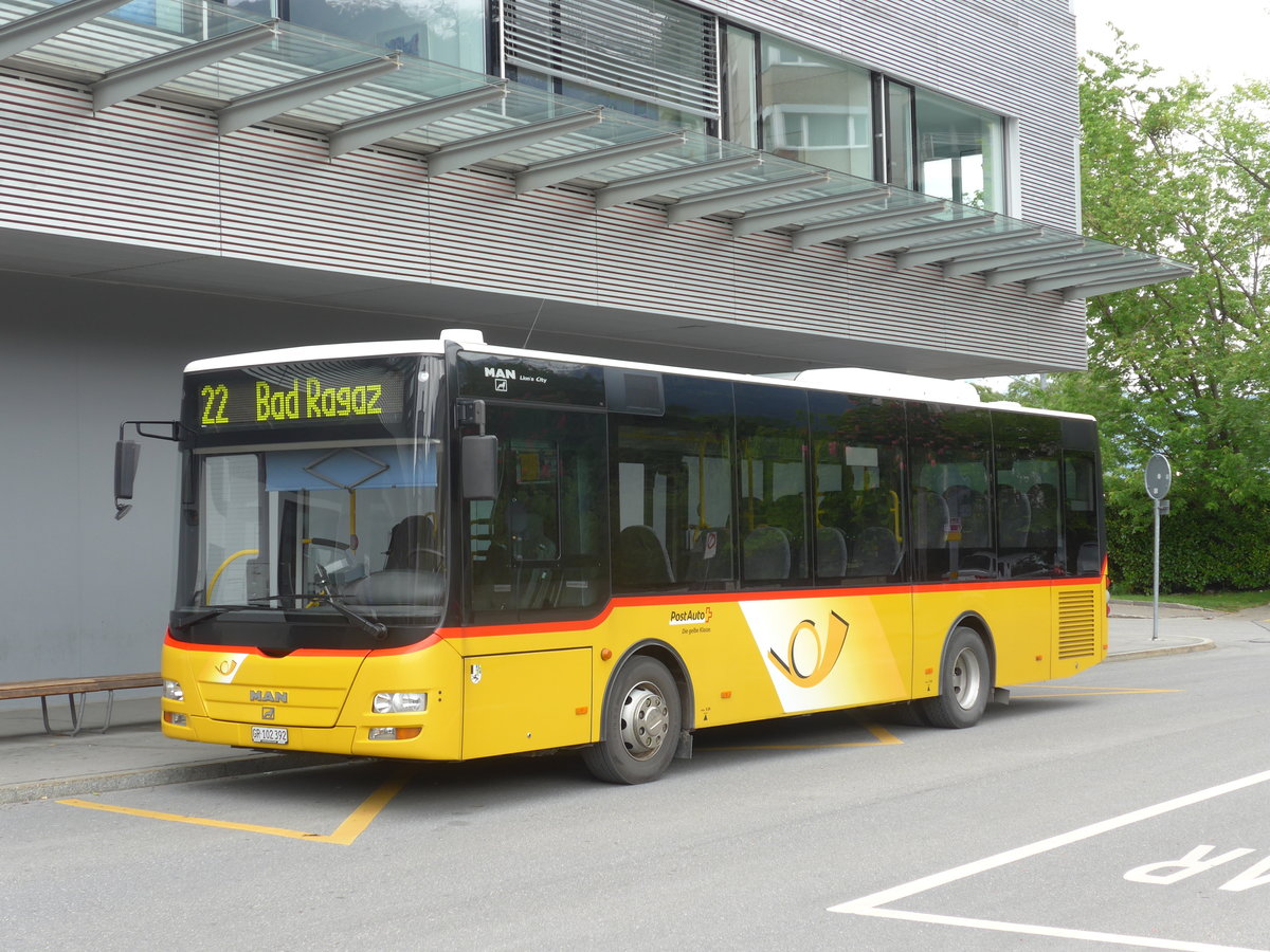 (170'890) - Gessinger, Bad Ragaz - GR 102'392 - MAN/Gppel am 16. Mai 2016 beim Bahnhof Landquart