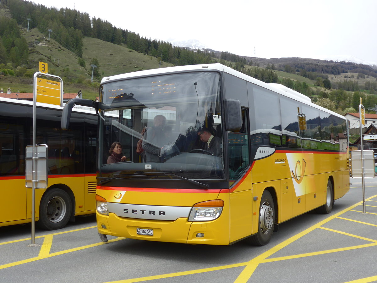 (170'932) - PostAuto Graubnden - GR 102'345 - Setra (ex Riederer, St. Margrethenberg) am 16. Mai 2016 beim Bahnhof Scuol-Tarasp