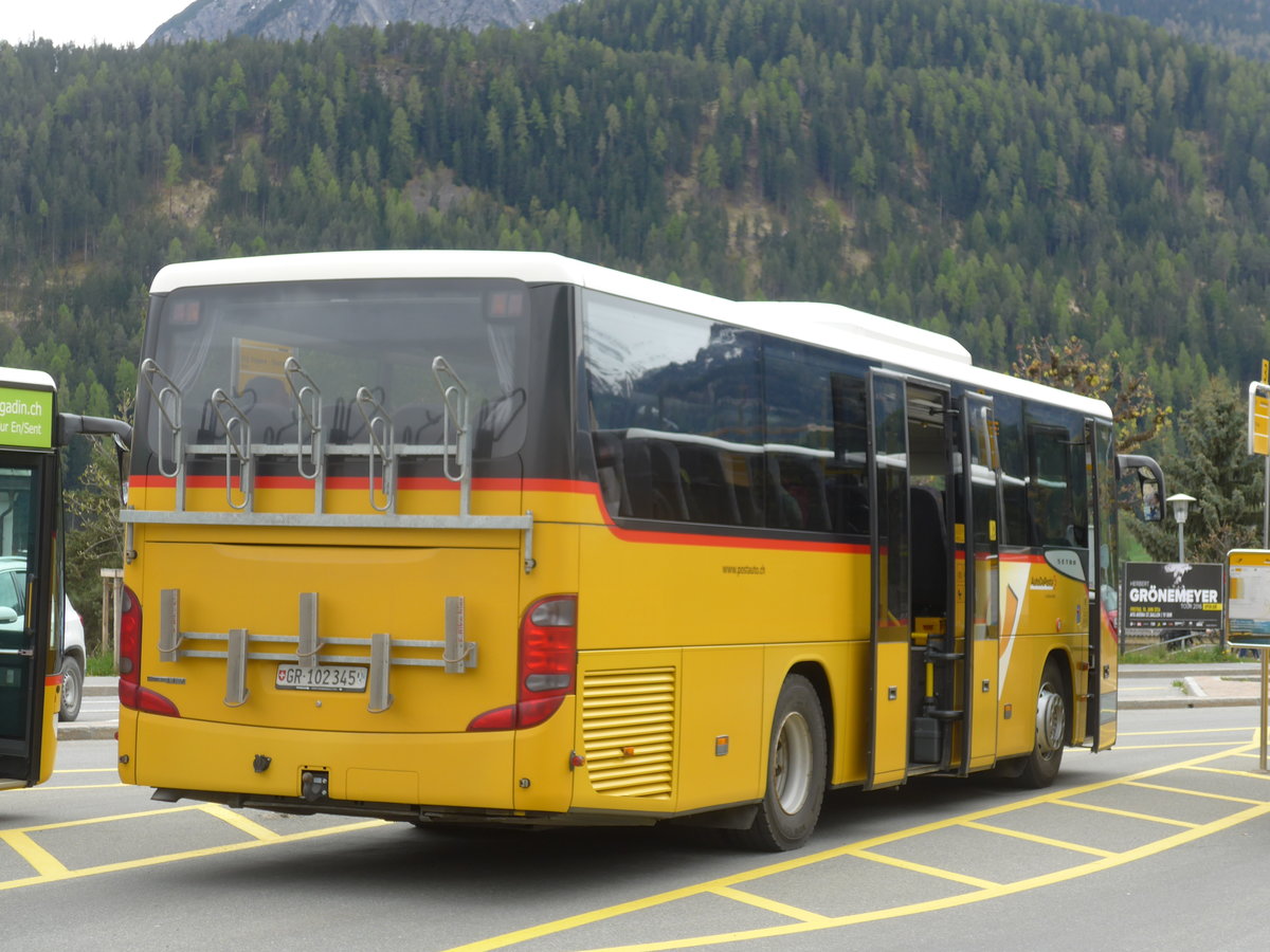 (170'935) - PostAuto Graubnden - GR 102'345 - Setra (ex Riederer, St. Margrethenberg) am 16. Mai 2016 beim Bahnhof Scuol-Tarasp