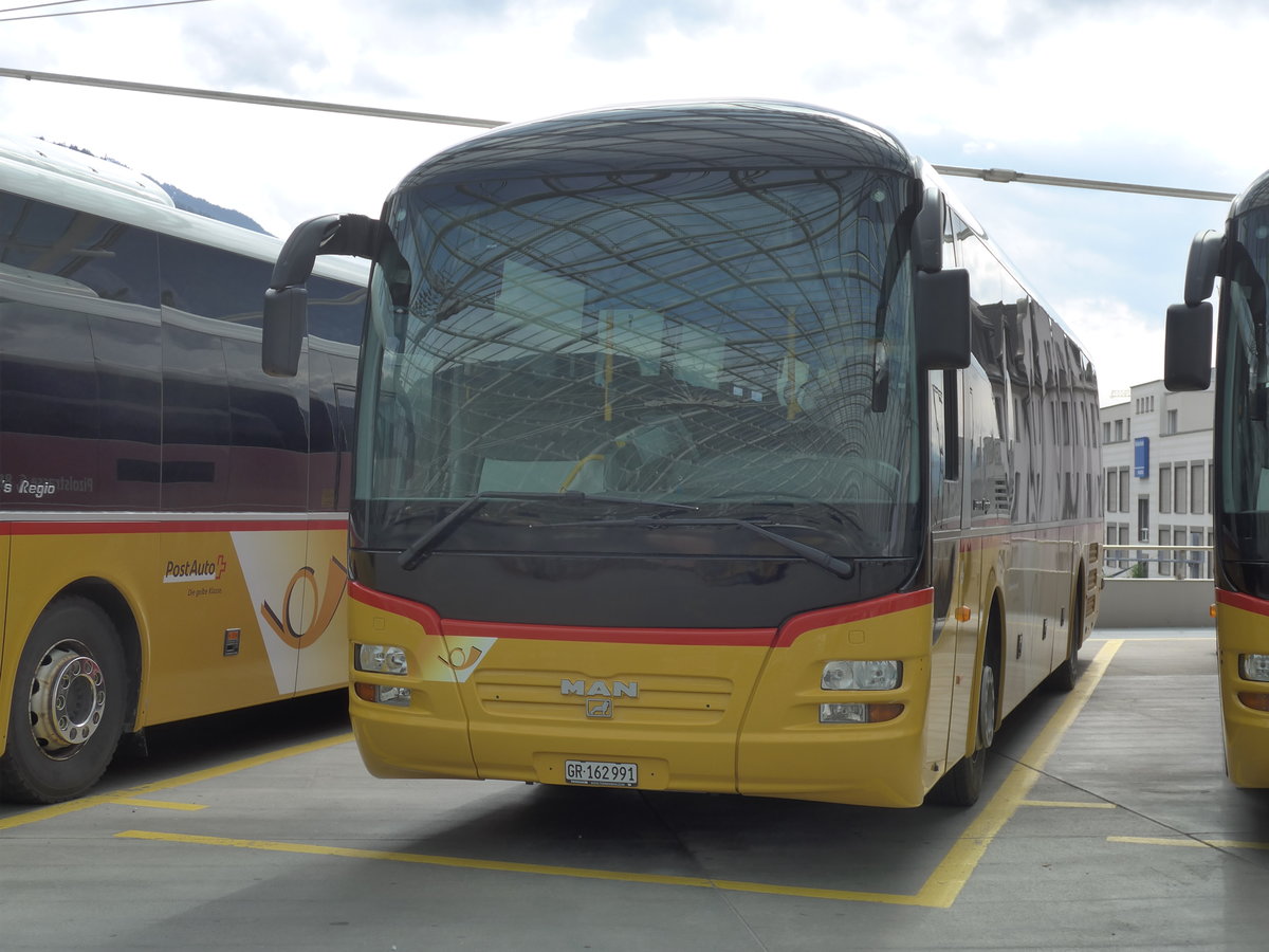 (170'945) - PostAuto Graubnden - GR 162'991 - MAN am 16. Mai 2016 in Chur, Postautostation