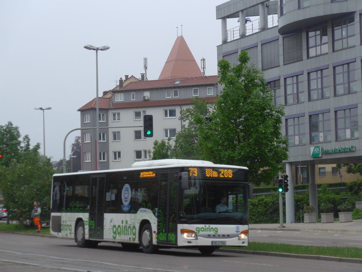 (171'115) - Gairing, Neu-Ulm - NU-E 956 - Setra am 20. Mai 2016 in Ulm, Congress Centrum