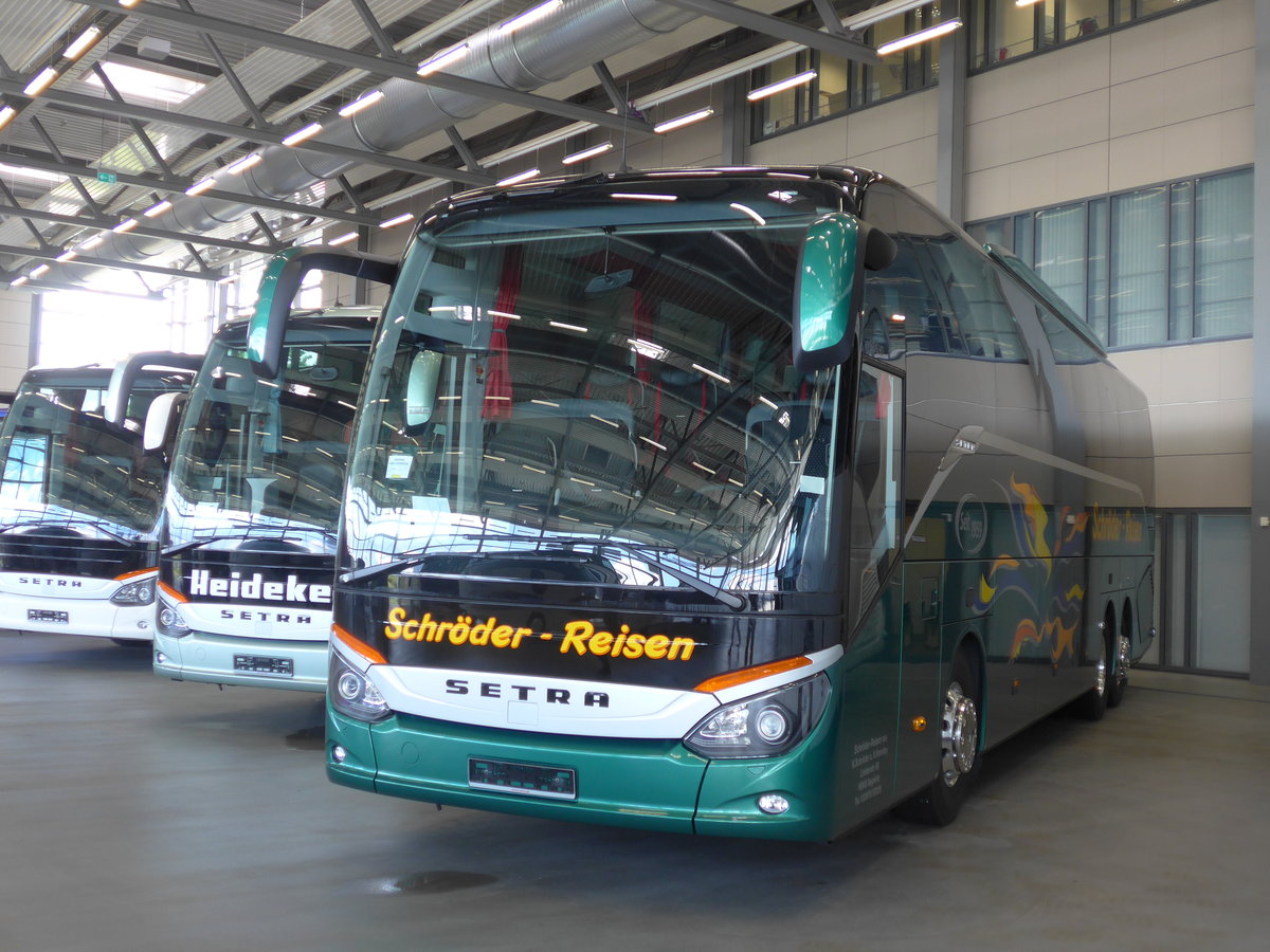 (171'121) - Schrder, Segeletz - Setra am 20. Mai 2016 in Neu-Ulm, Setrawerk