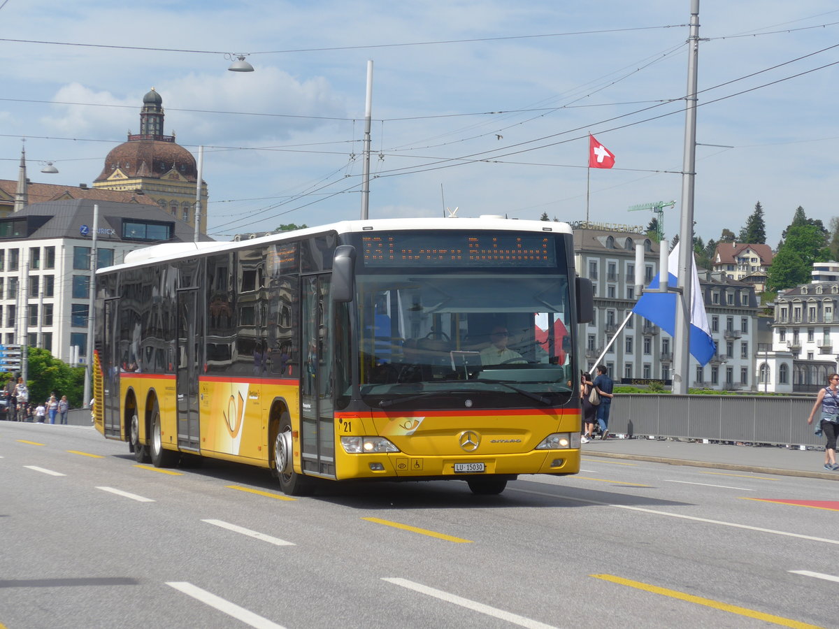 (171'374) - Bucheli, Kriens - Nr. 21/LU 15'030 - Mercedes am 22. Mai 2016 in Luzern, Bahnhofbrcke