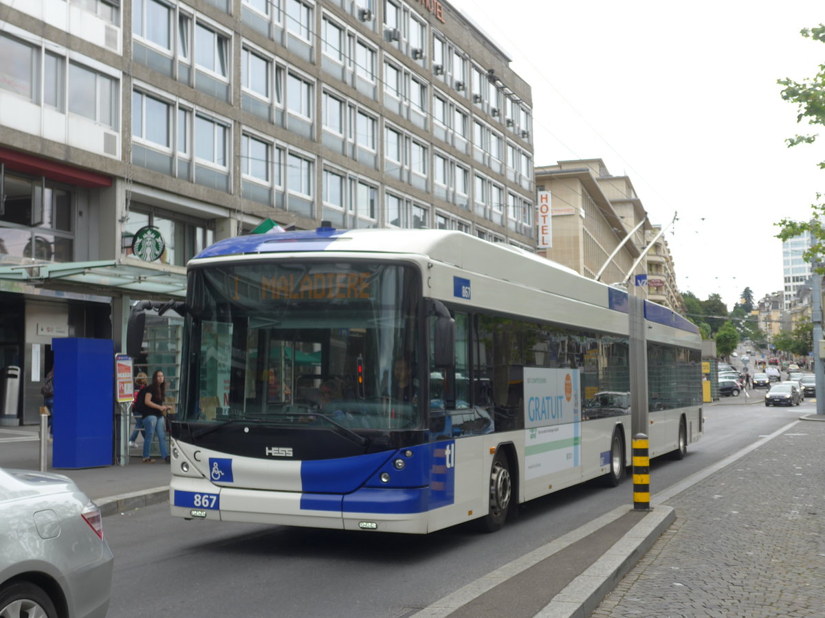 (172'141) - TL Lausanne - Nr. 867 - Hess/Hess Gelenktrolleybus am 25. Juni 2016 beim Bahnhof Lausanne