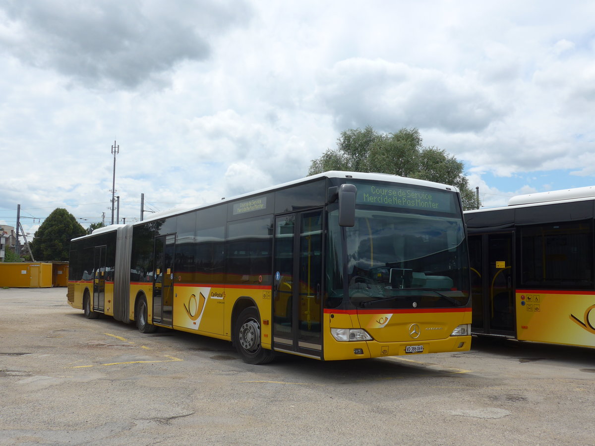 (172'167) - CarPostal Ouest - VD 386'069 - Mercedes am 25. Juni 2016 in Yverdon, Garage