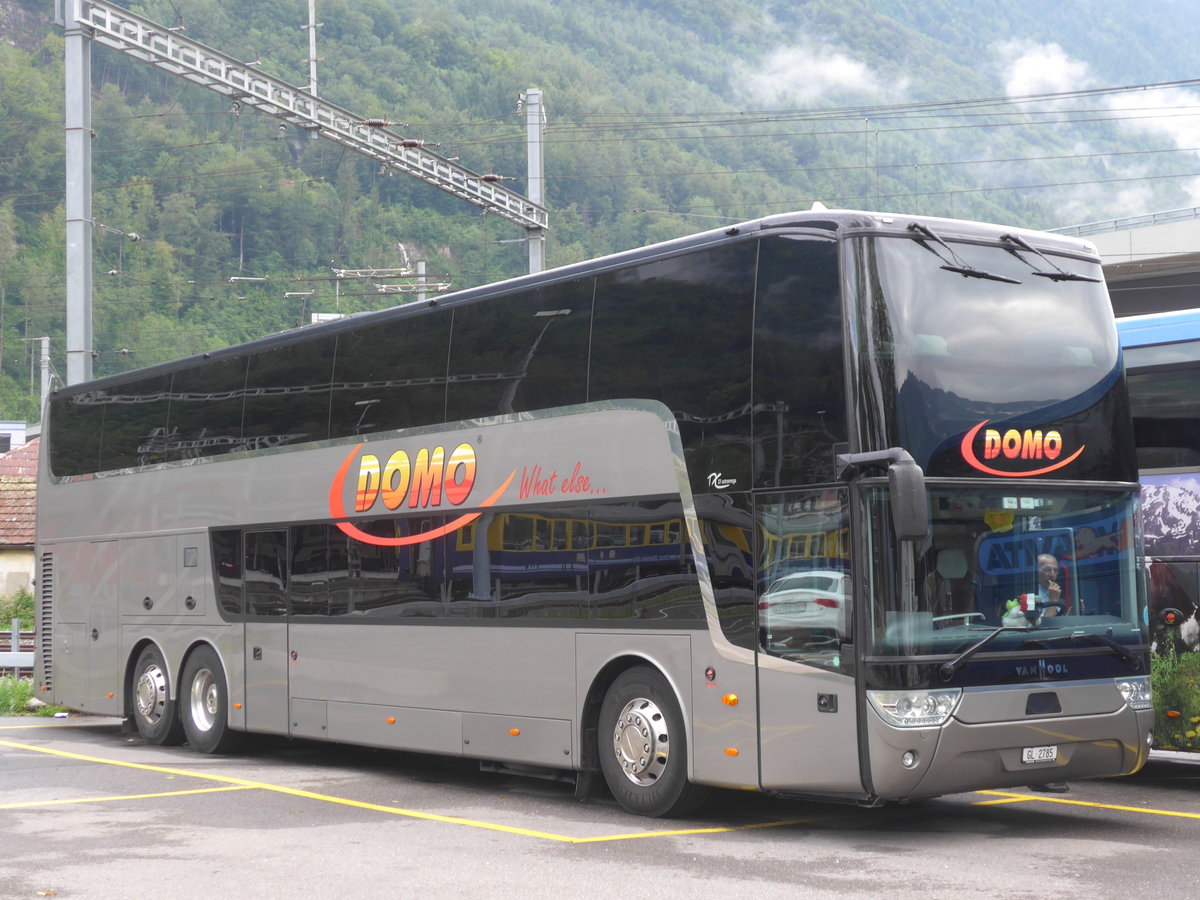 (172'206) - Domo, Glattbrugg - GL 2785 - Van Hool am 26. Juni 2016 beim Bahnhof Interlaken Ost