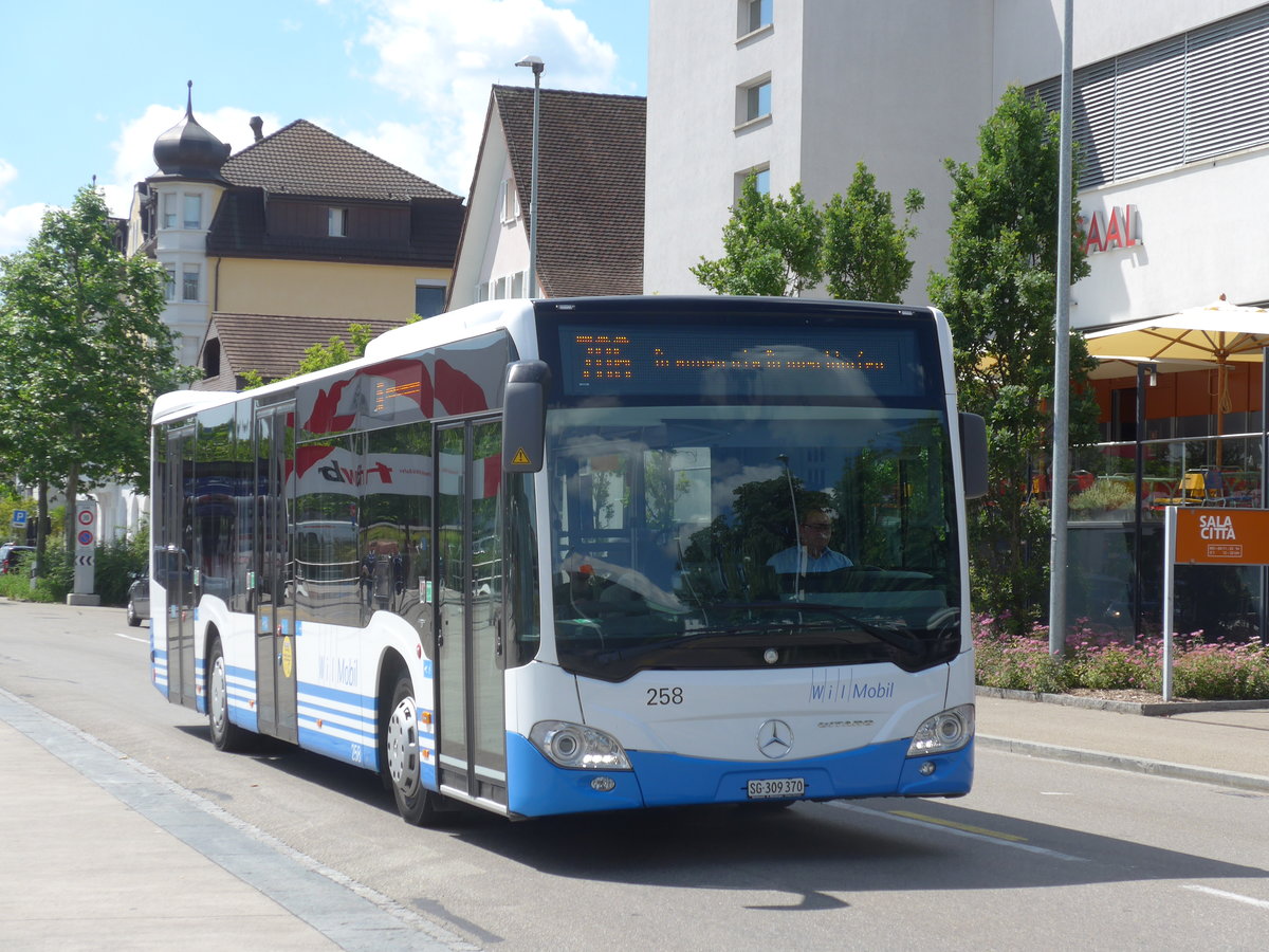 (172'667) - WilMobil, Wil - Nr. 258/SG 309'370 - Mercedes am 27. Juni 2016 beim Bahnhof Wil