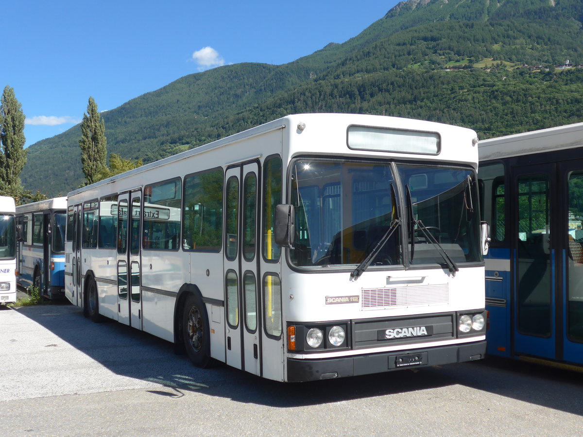 (172'746) - Ruffiner, Turtmann - Scania/FHS (ex VBSH Schaffhausen Nr. 30; ex VBSH Schaffhausen Nr. 16) am 3. Juli 2016 in Turtmann, Garage