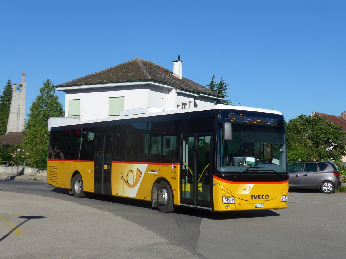 (173'120) - CarPostal Ouest - VD 114'895 - Iveco am 18. Juli 2016 beim Bahnhof Yvonand