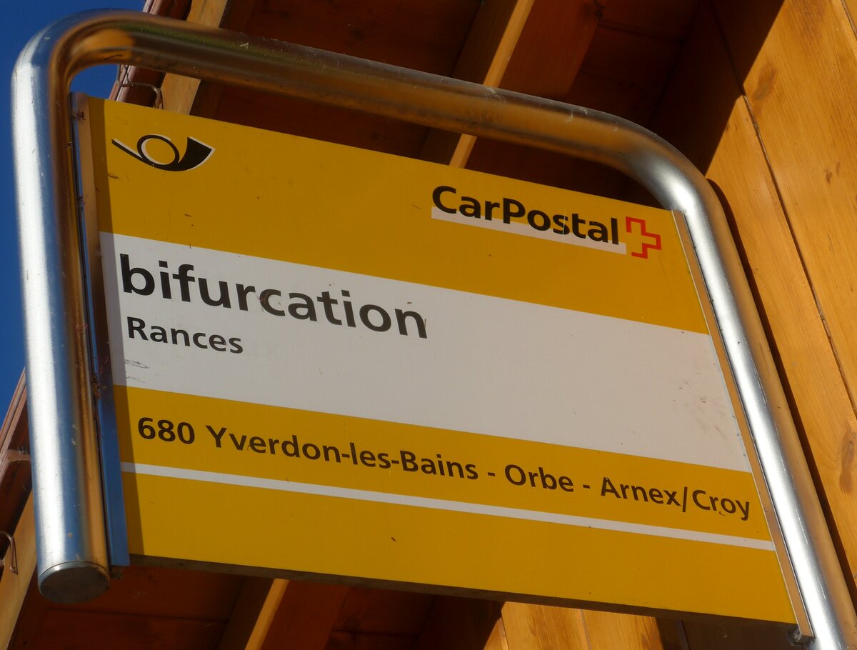 (173'154) - PostAuto-Haltestellenschild - Rances, bifurcation - am 20. Juli 2016