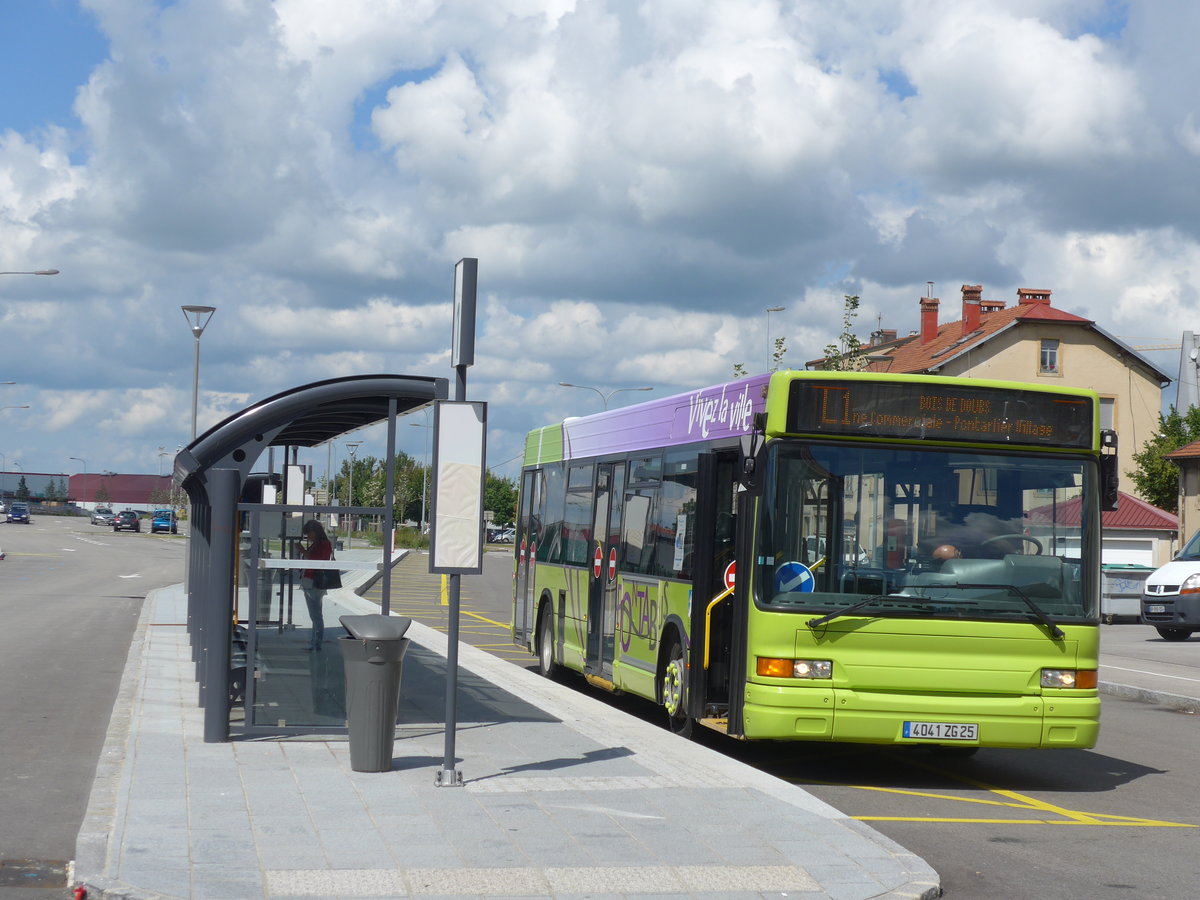 (173'569) - Keolis, Besanon - Nr. 1748/4041 ZG 25 - Heuliez am 1. August 2016 beim Bahnhof Pontarlier