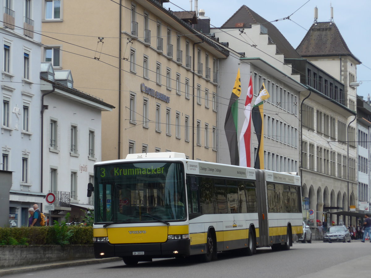 (173'934) - VBSH Schaffhausen - Nr. 10/SH 38'010 - Volvo/Hess am 20. August 2016 beim Bahnhof Schaffhausen