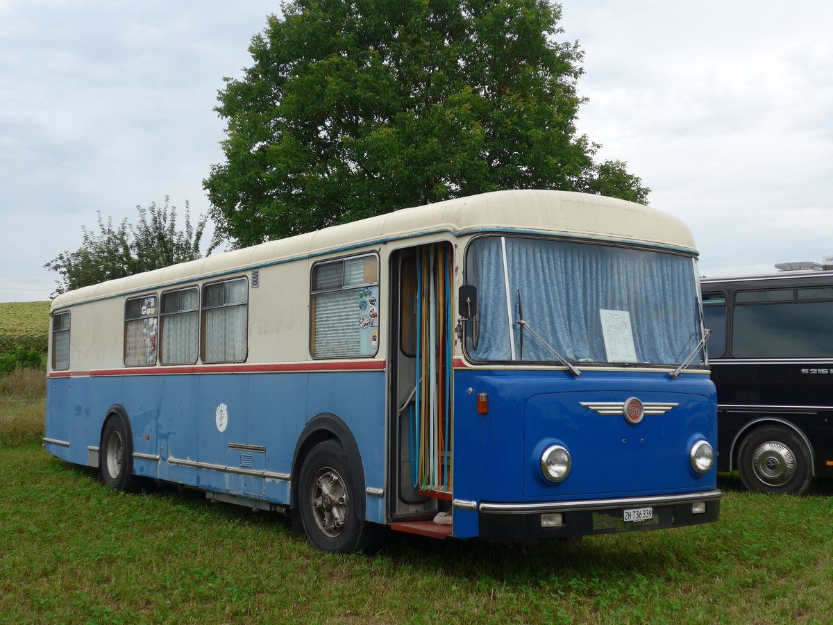 (173'999) - Aus der Schweiz: Oswald, Hausen a.A. - ZH 736'339 - FBW/Hess (ex AAGR Rothenburg Nr. 44) am 20. August 2016 in Bsingen, Bahnhof