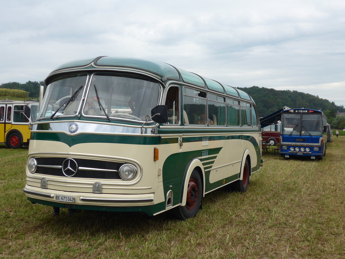 (174'010) - Aus der Schweiz: Tschannen, Bern - BE 671'042 - Mercedes am 20. August 2016 in Bsingen, Bahnhof