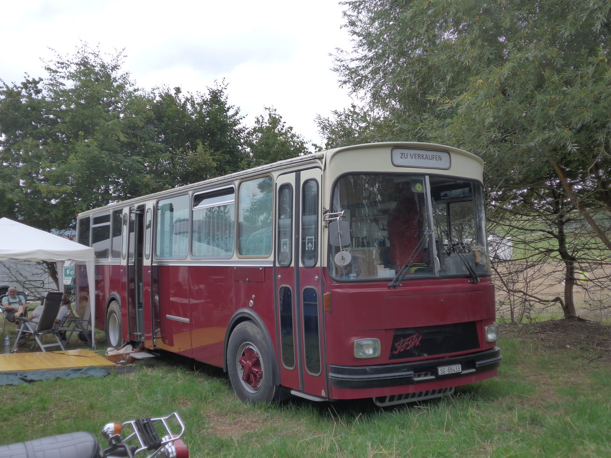 (174'083) - Aus der Schweiz: Liebi, Montlingen - SG 88'433 - Saurer/Tscher (ex Wespe, Altsttten; ex P 24'804) am 20. August 2016 in Bsingen, Bahnhof