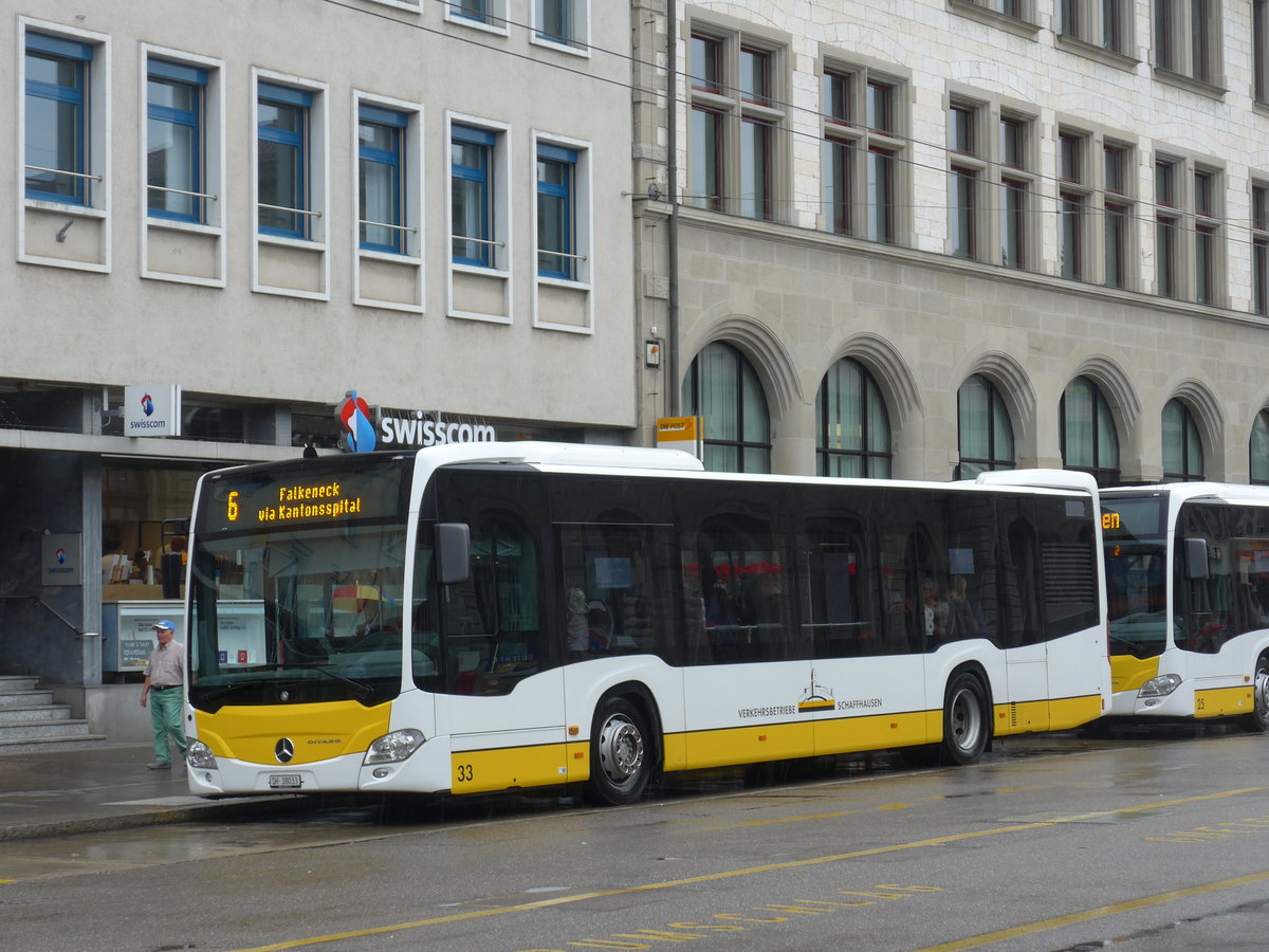 (174'099) - VBSH Schaffhausen - Nr. 33/SH 38'033 - Mercedes am 20. August 2016 beim Bahnhof Schaffhausen