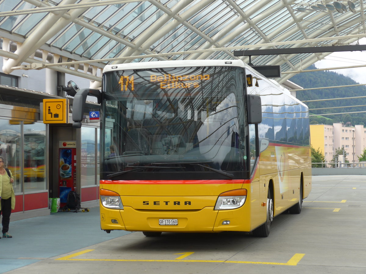 (174'142) - PostAuto Graubnden - GR 170'160 - Setra am 21. August 2016 in Chur, Postautostation