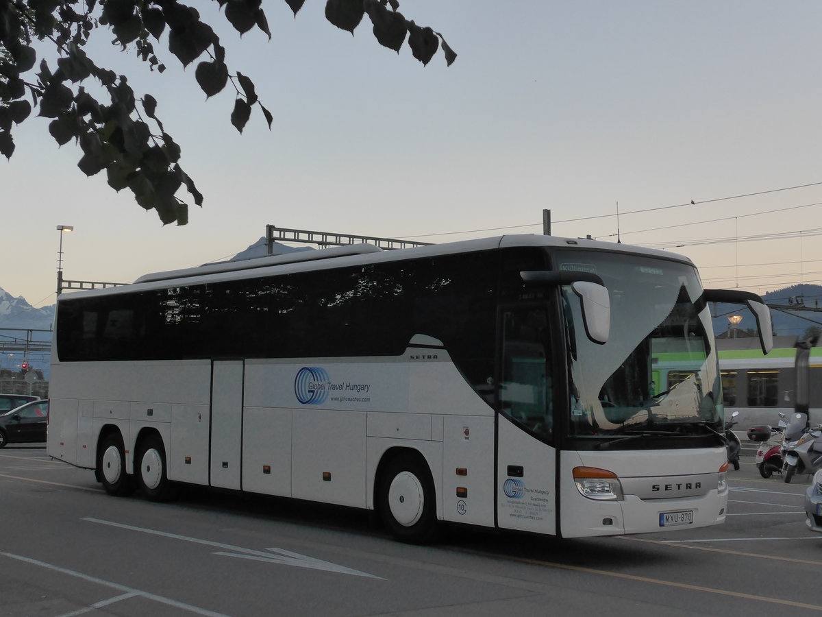 (174'277) - Aus Ungarn: Global Travel Hungary, Szentendre - Nr. 10/MXU-870 - Setra am 25. August 2016 in Thun, CarTerminal