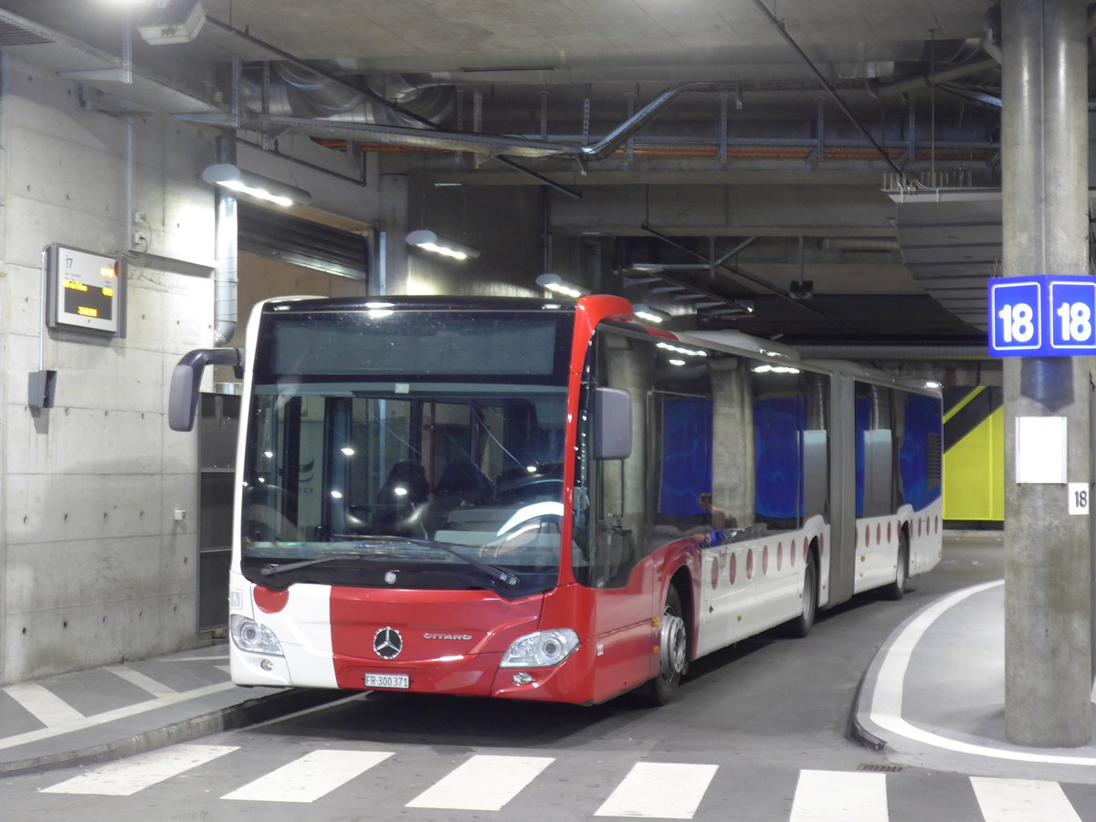 (174'308) - TPF Fribourg - Nr. 111/FR 300'371 - Mercedes am 28. August 2016 in Fribourg, Busbahnhof