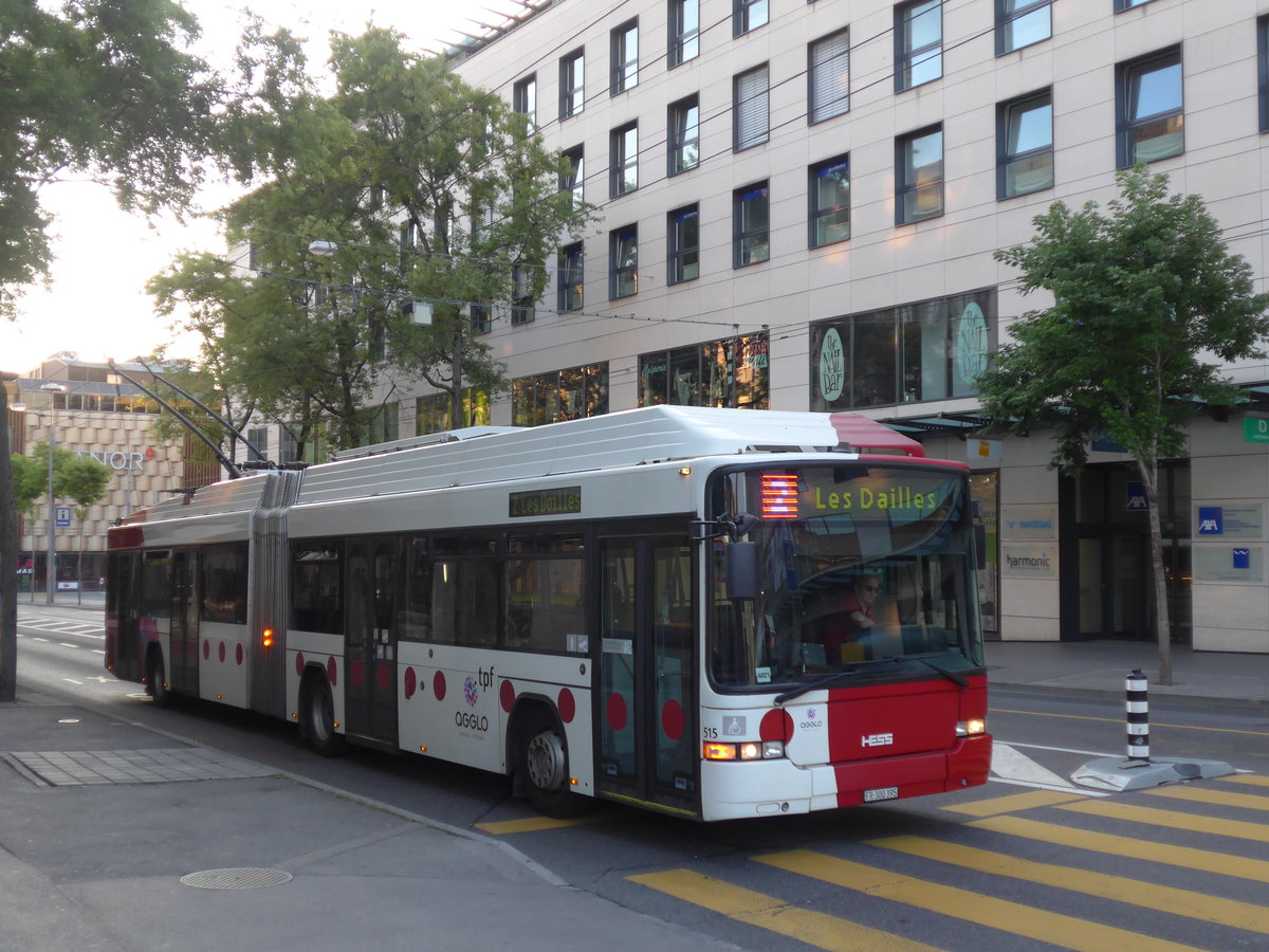 (174'320) - TPF Fribourg - Nr. 515/FR 300'395 - MAN/Hess Gelenkduobus am 28. August 2016 beim Bahnhof Fribourg