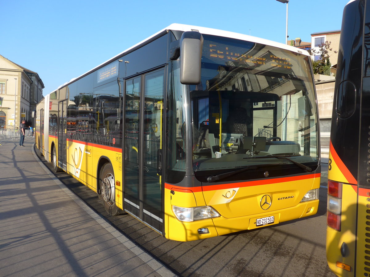 (174'329) - CarPostal Ouest - VD 232'502 - Mercedes am 28. August 2016 beim Bahnhof Payerne