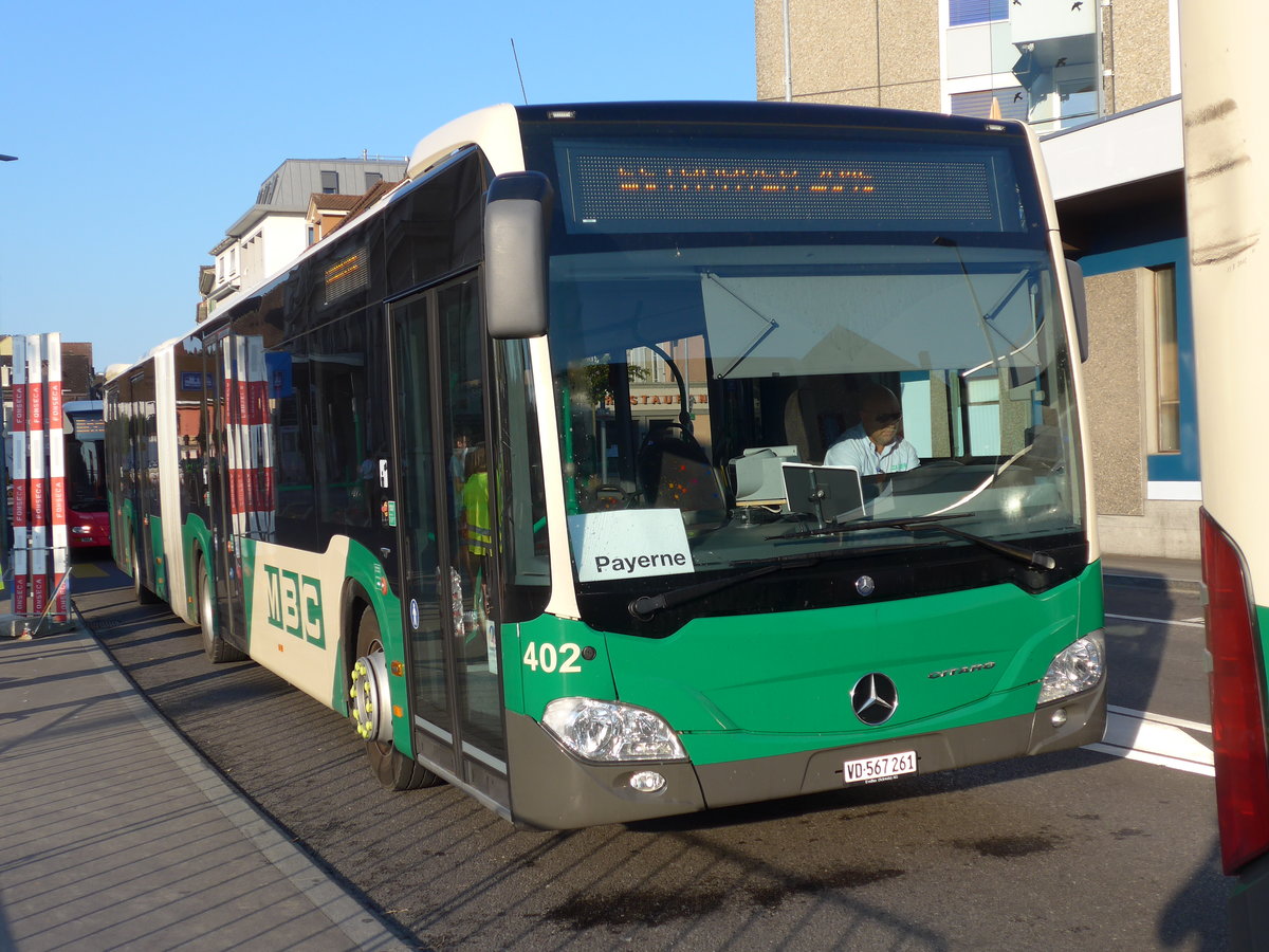 (174'331) - MBC Morges - Nr. 402/VD 567'261 - Mercedes am 28. August 2016 beim Bahnhof Payerne