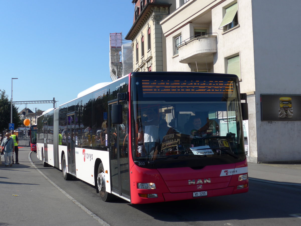 (174'399) - TRAVYS Yverdon - Nr. 303/VD 1255 - MAN am 28. August 2016 beim Bahnhof Payerne